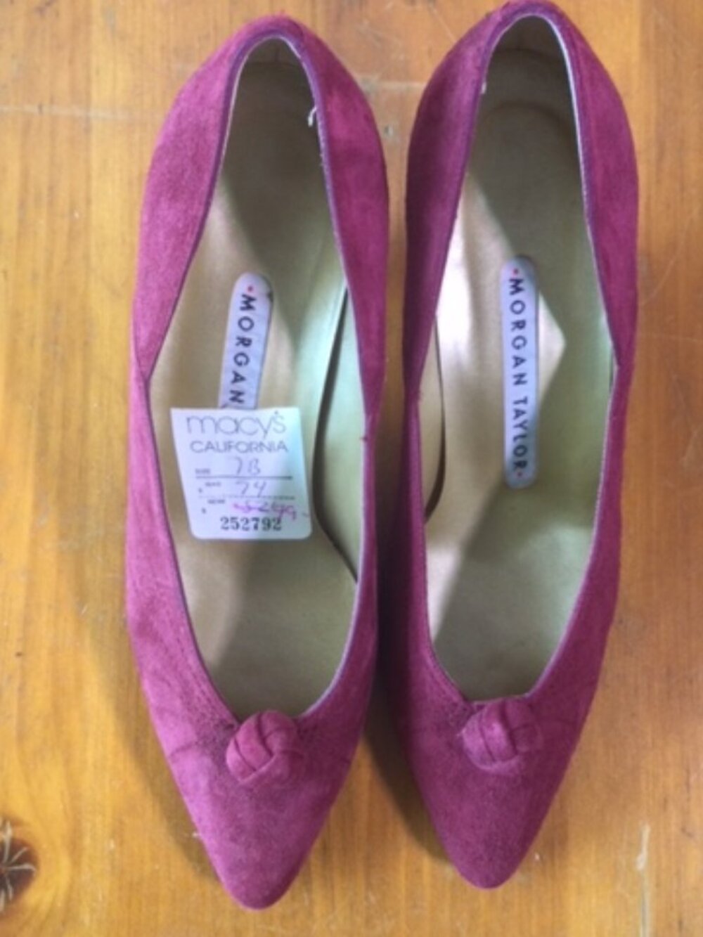 Morgan Taylor Burgundy Pointed Toe Kitten Heel Pumps Women's Size 7B